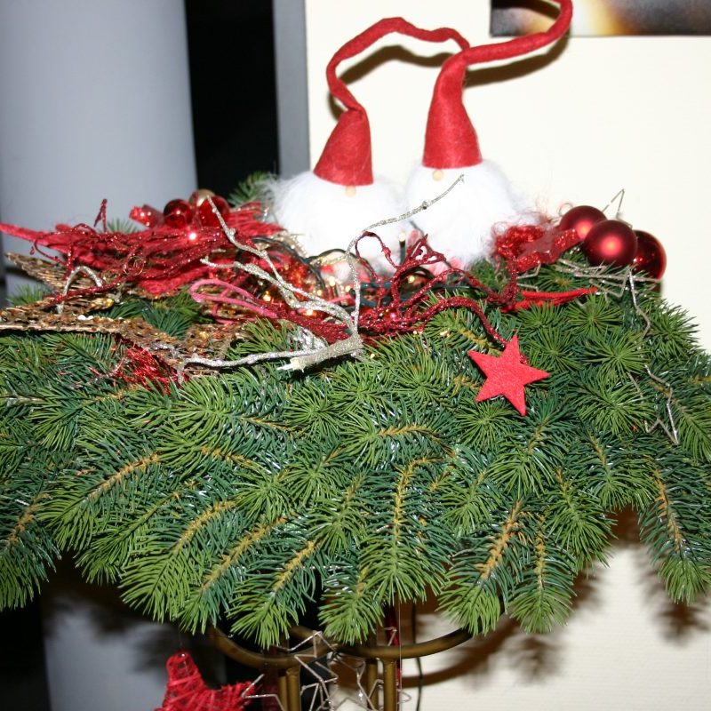 Adventsingen mit Gitarrenbegleitung, Geige und Akkordeon