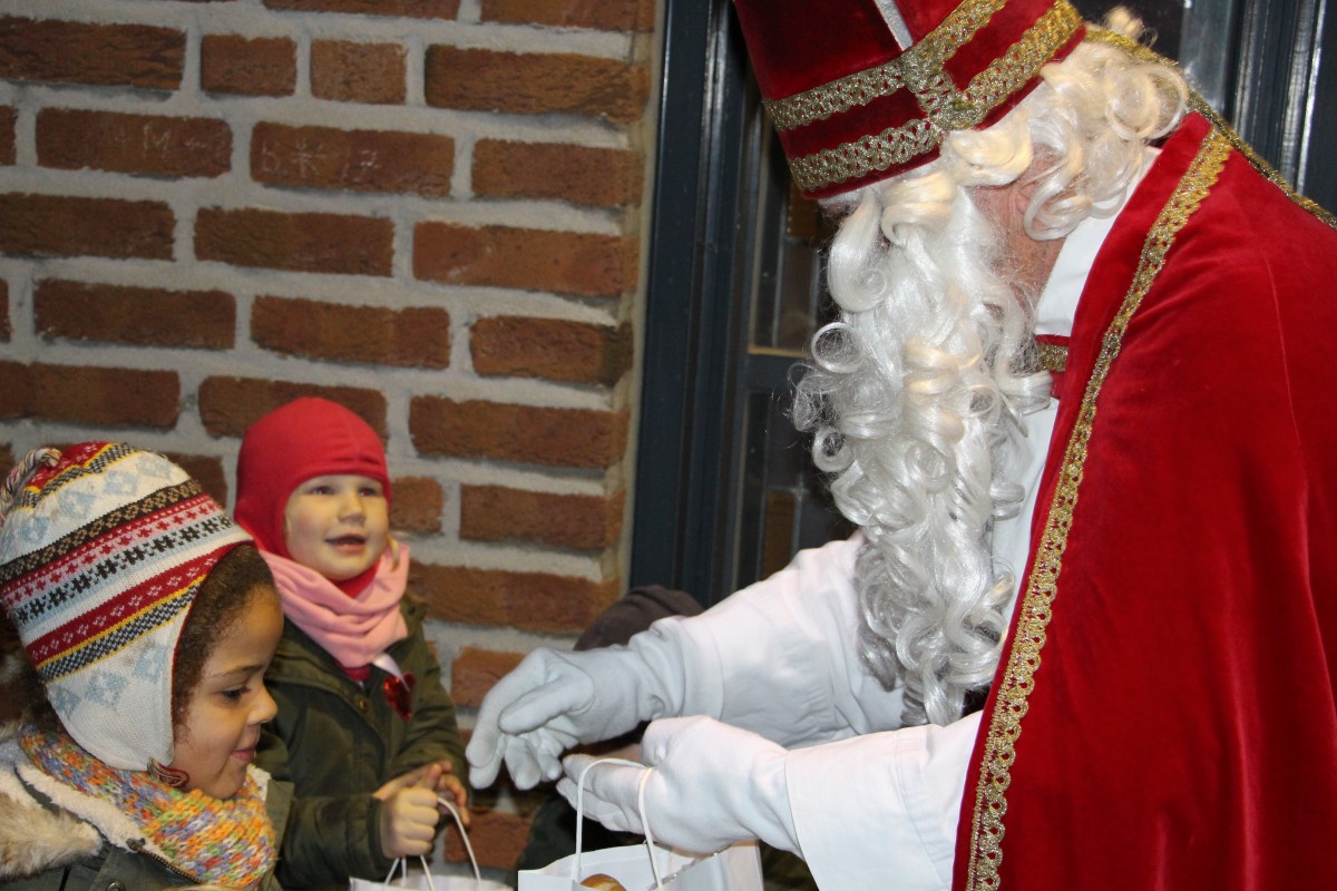 Foto Nikolaus mit Kindern