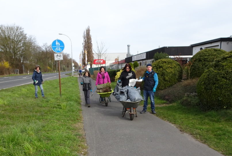 Gruppenfoto Müllsammlung