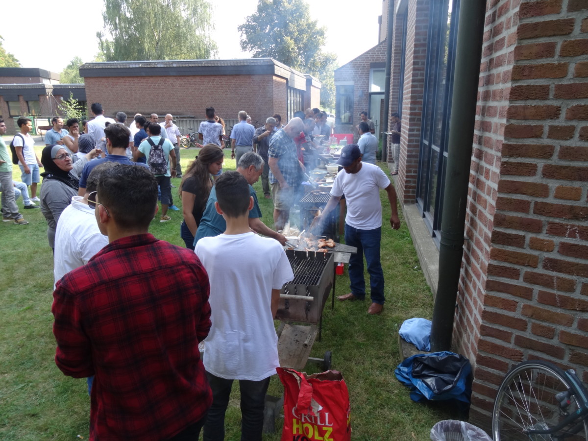 Foto Viele ausländische Mitbürger beim Begegnungscafe in Christ-König Kempen