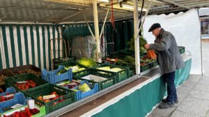 Marktstand auf dem Concordienplatz