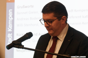 Foto Porträt Bennet Gielen Rede