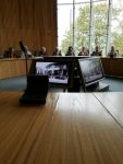 Besuch Düsseldorf Landtag: Warten bis zur Diskussionsrunde