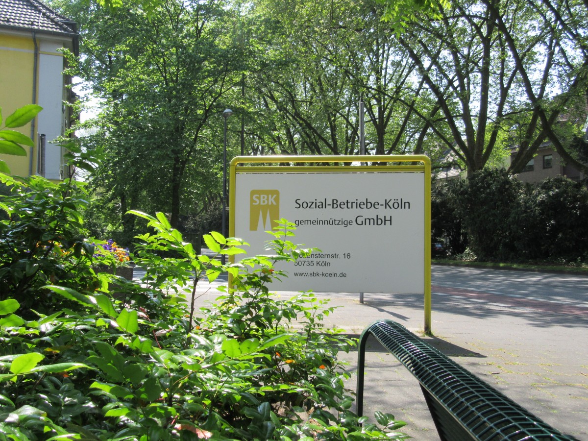 SBK-Schild am Eingang des Geländes