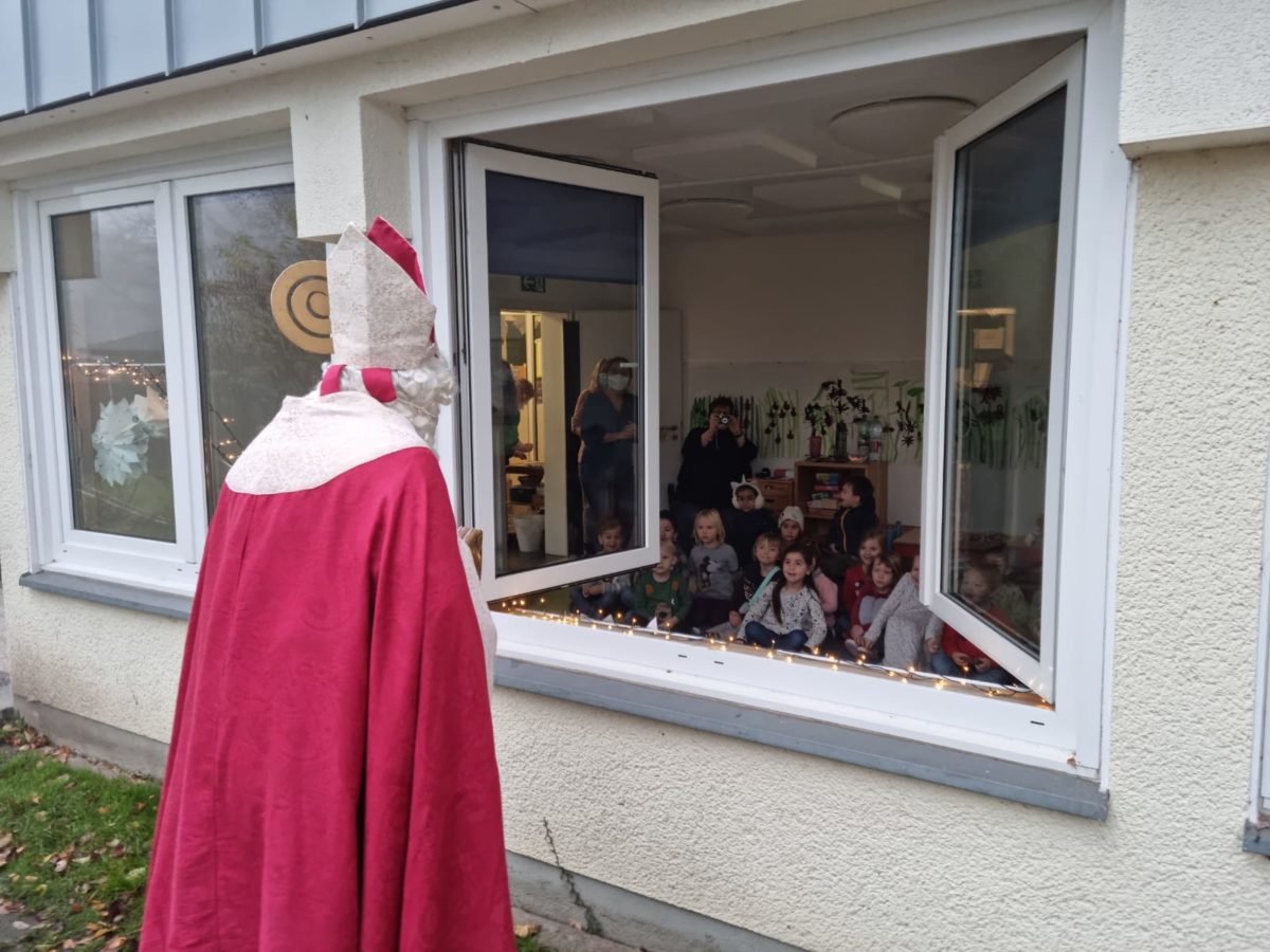 Der Nikolaus besucht die KiTa Grünland