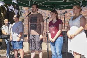 Der Jugendchor UNITUNE der Musikschule Herten auf dem Familienfest