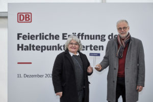 Matthias Müller und Janine Feldmann eröffnen den neuen S-Bahnhaltepunkt Herten (Westf).