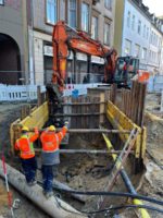 Die Kanalbauarbeiten am Place d´Arras gehen weiter.