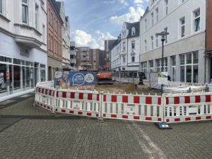 Das Baustellenlager wird nun zeitnah bis zur Ecke Vitusstraße eingerichtet.