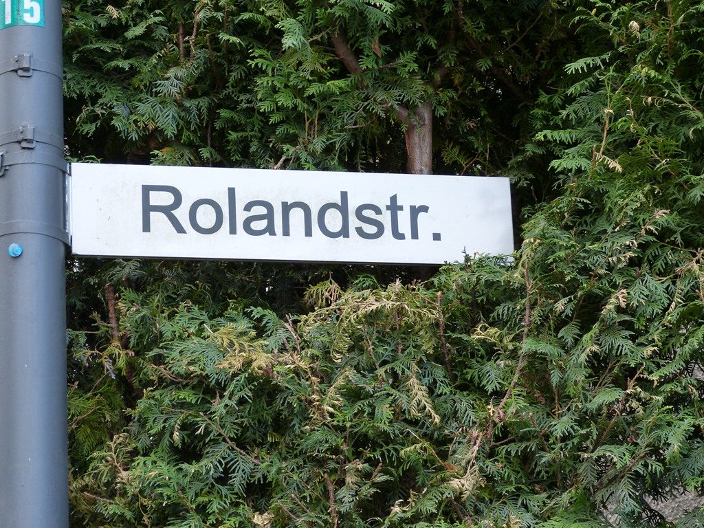 Straßenschild Rolandstrasse