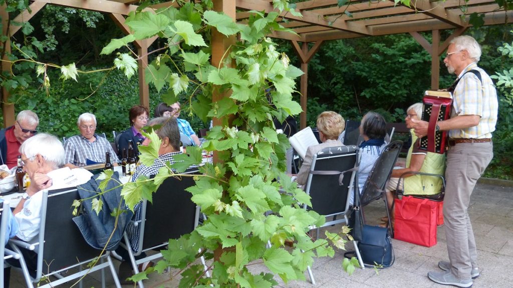 ZWAR Netzwerk feiert Mittsommernacht