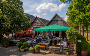 ein Gartenlokal