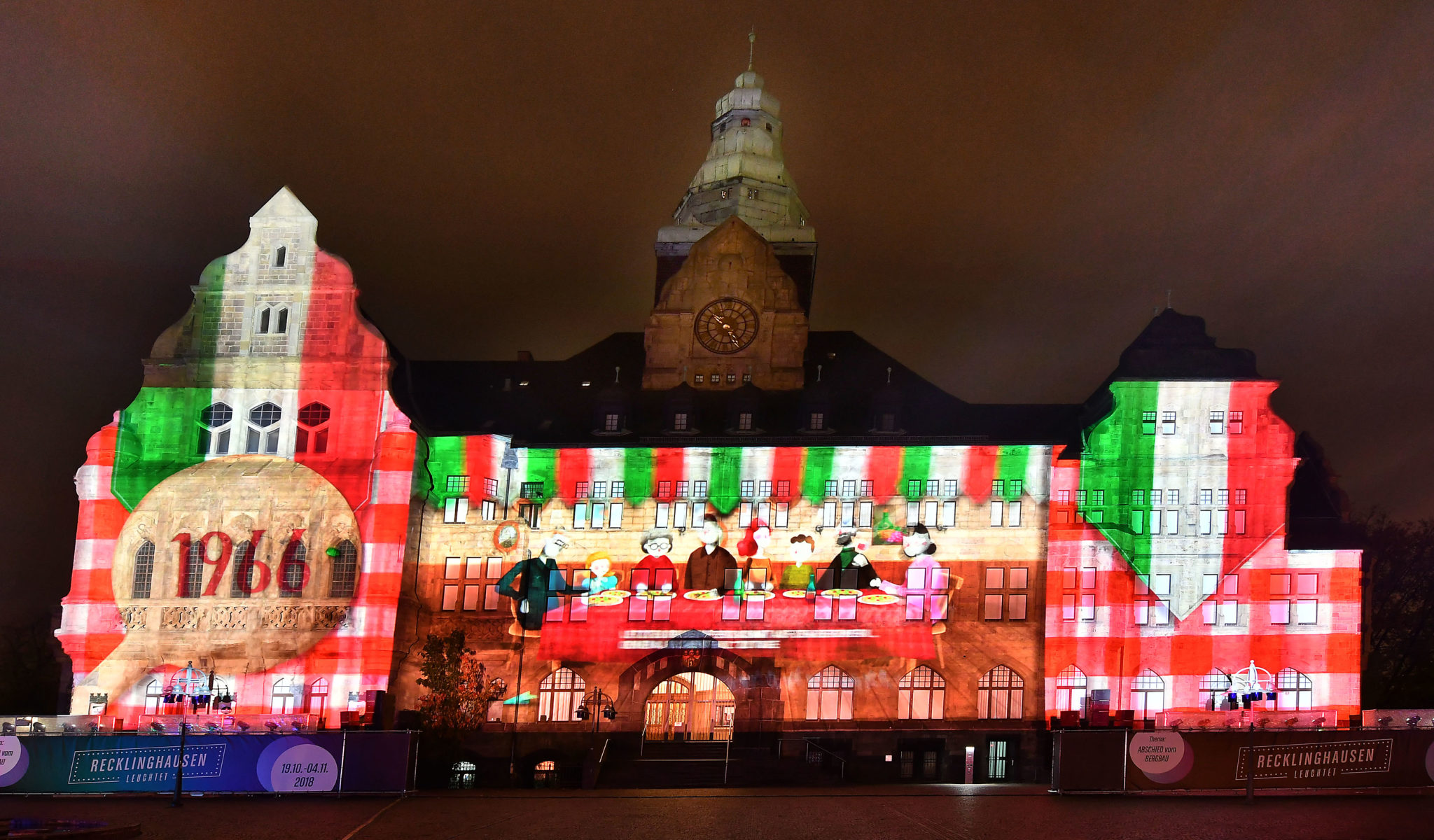 Rathaus leuchtet